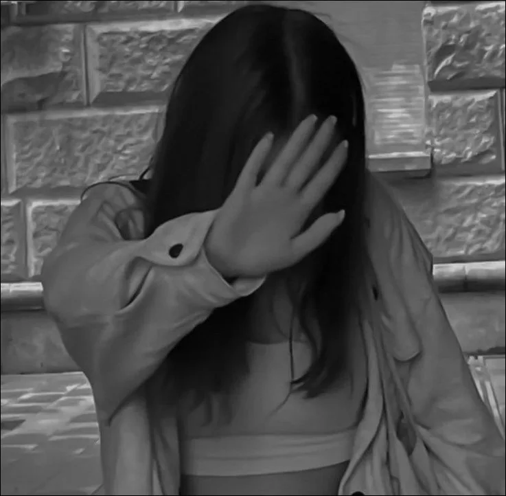 Alone Dp for girls 14 Alone Dp for girls 14